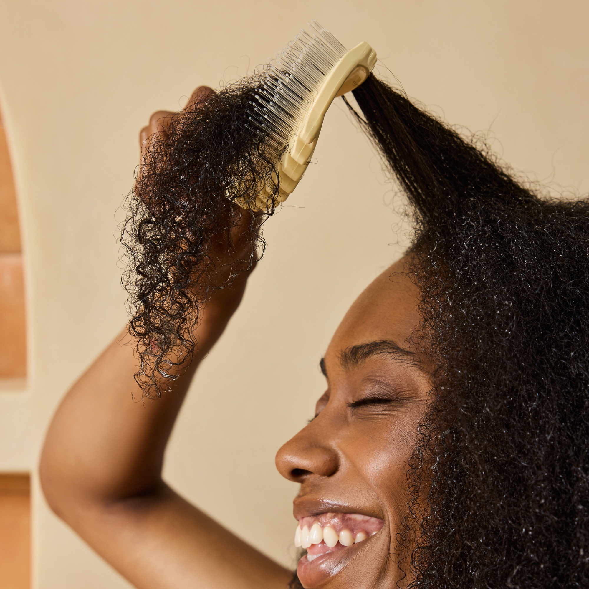 Bounce Curl EdgeLift Lockenbürste Entwirren Definieren